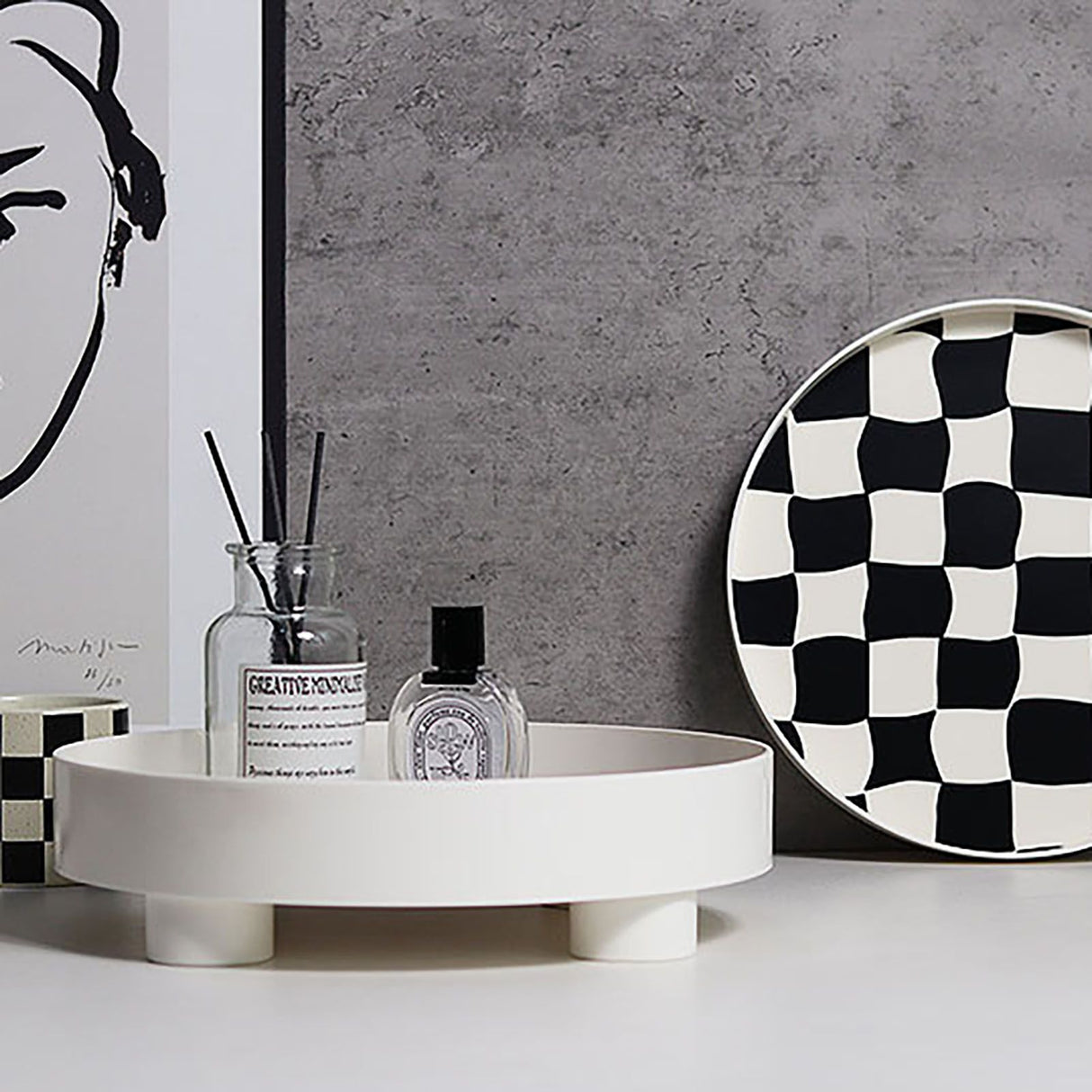 Round Storage Organizer Tray Checkerboard Design Plate Container Tray for Fruit Perfume Jewelry White, Small