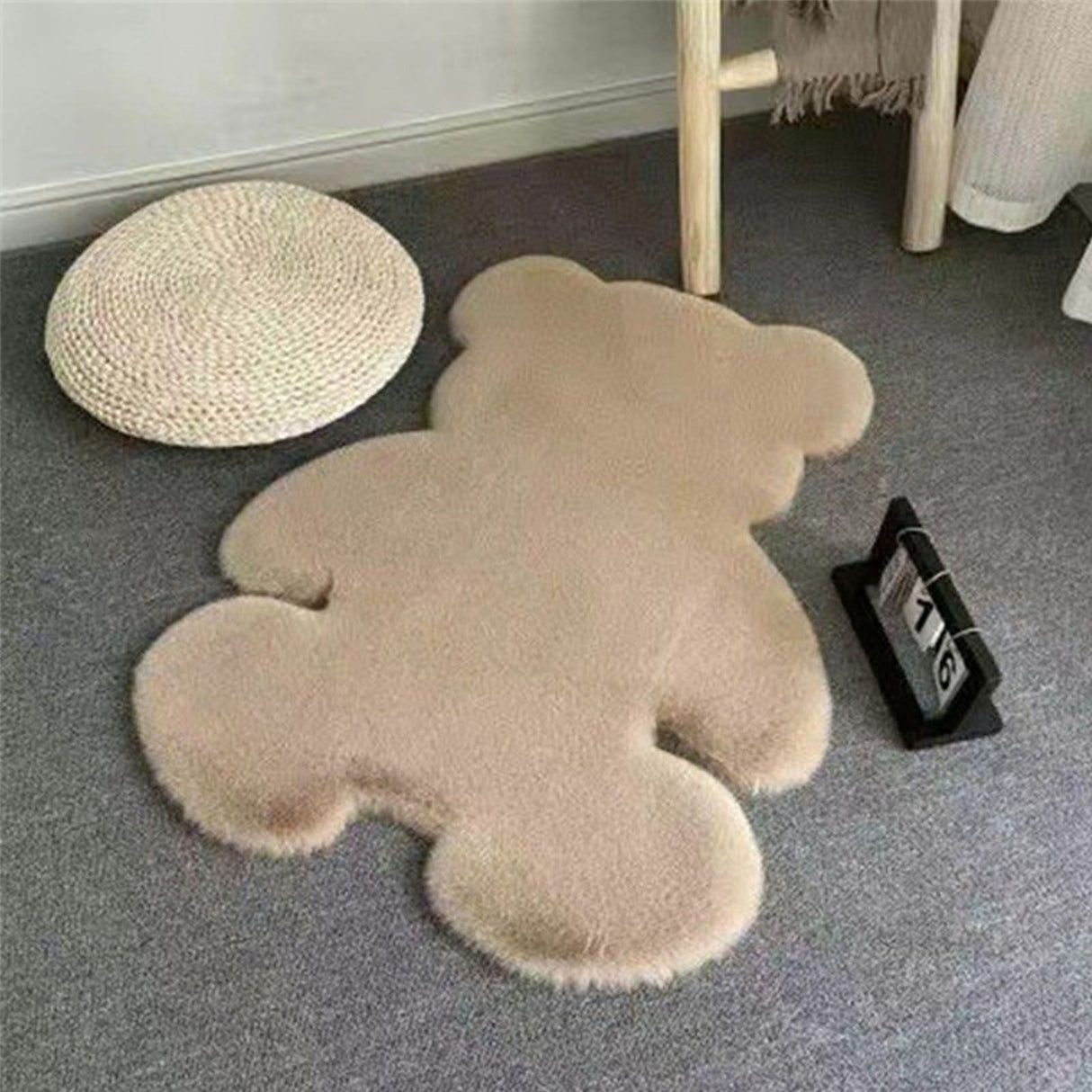 Cute Bedroom Rug Soft Bear Shaped Shaggy Floor Mat for Kids Teen Girls Room Floor Living Room Khaki 45x60