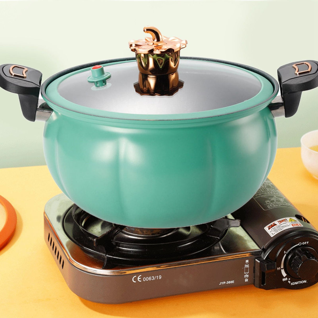 Micro Pressure Cooker Pumpkin Non Stick Multifunctional Soup Pot Gas Stove Universal Kitchen Tool with Glass Lid Green 28cm