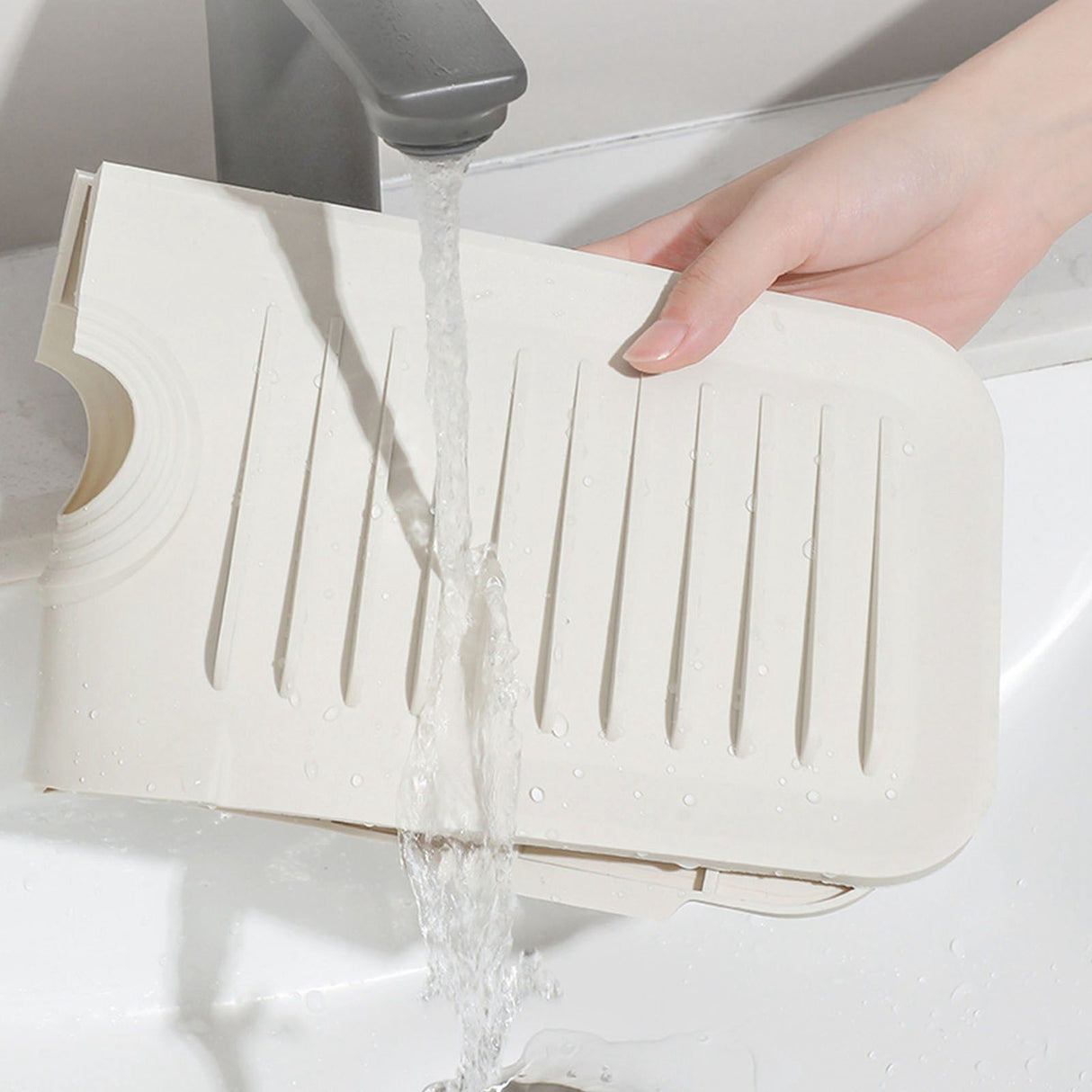 Silicone Sink Faucet Mat Foldable Thicken Soft Silicone Faucet Water Catcher Mat Sink Draining Pad for Kitchens Bathrooms