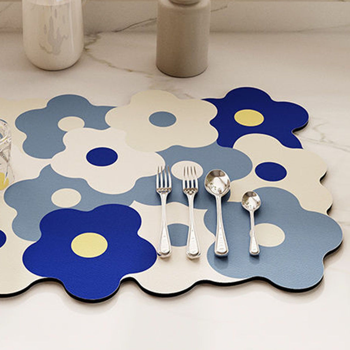 Kitchen Counter Dish Drying Mat Refreshing Cute Elegant Heat Resistant Absorbent Dishes Drain Mat Blue and White 11.8 X 15.7in