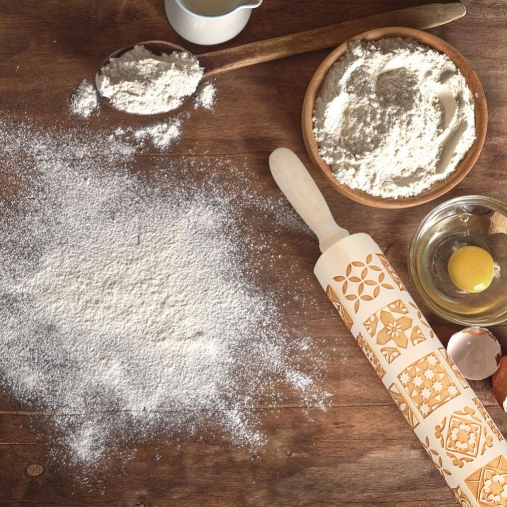 Christmas Engraved Rolling Pin Wooden Embossing Rolling Dough Roller 20 Patterned Pastry Roller for Xmas Baking Embossed