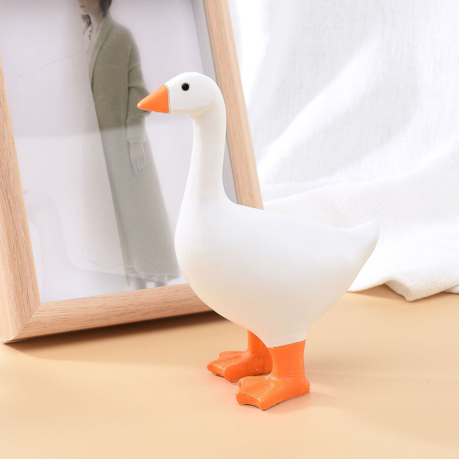 Duck Shaped Resin Crafted Magnetic Pendulum Decoration Keychain