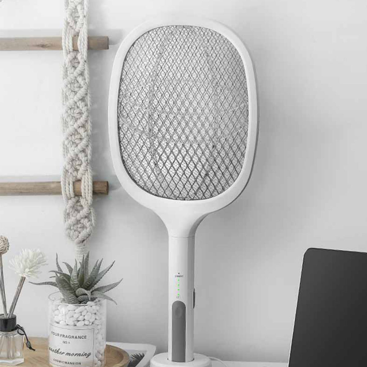Electric Mosquito Swatter 5V 1A Rechargeable Efficient 2 in 1 Electric Mosquito Bat with LED Light for Home White
