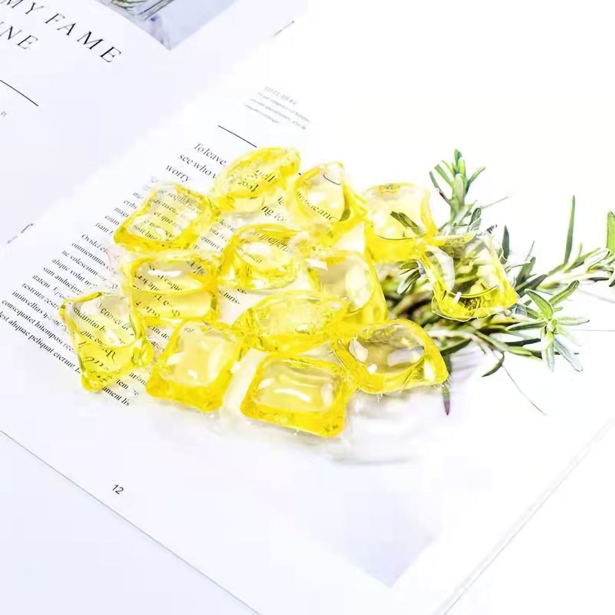 100PCS Laundry Gel Beads Long Lasting Fragrance Bathroom Gel Beads Washing Clothes Gel Beads for Household