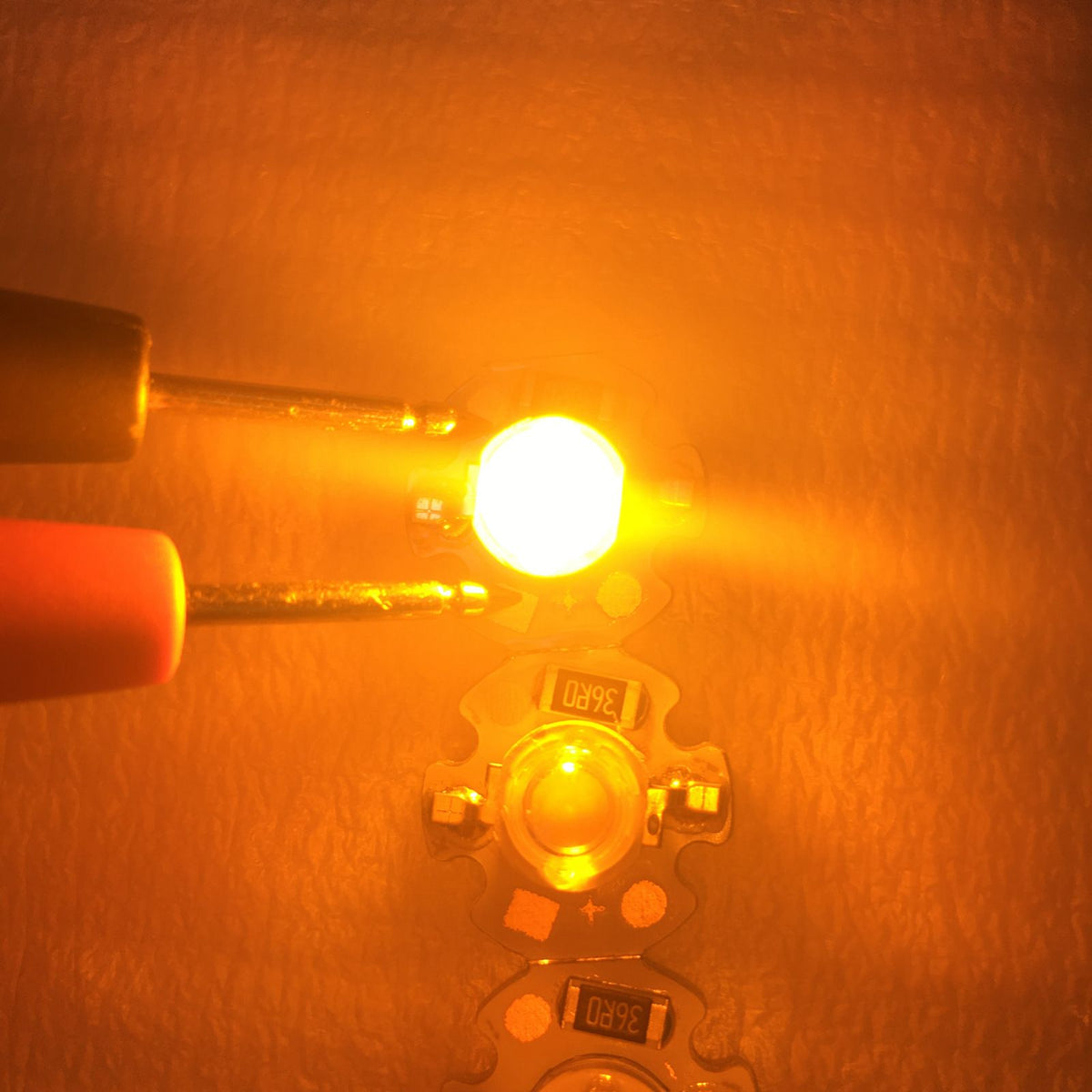 LED Chip Bulb High Brightness Energy Saving DIY Lamp Beads with Aluminum Plate for 1W 12V Headlights Cabinet LightsYellow Light