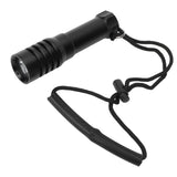 5000LM Diving Flashlight Underwater Diving Light 100m Depth Waterproof Torch for Night Fishing Canping - Close-Up Angle