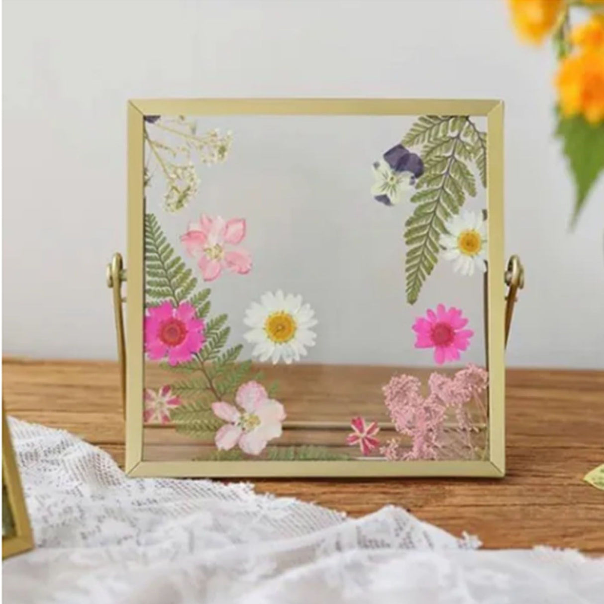Photo Frame Display Transparent Glass Iron Support Tabletop Dried Flower Frame for Home Decorations 4 Inches