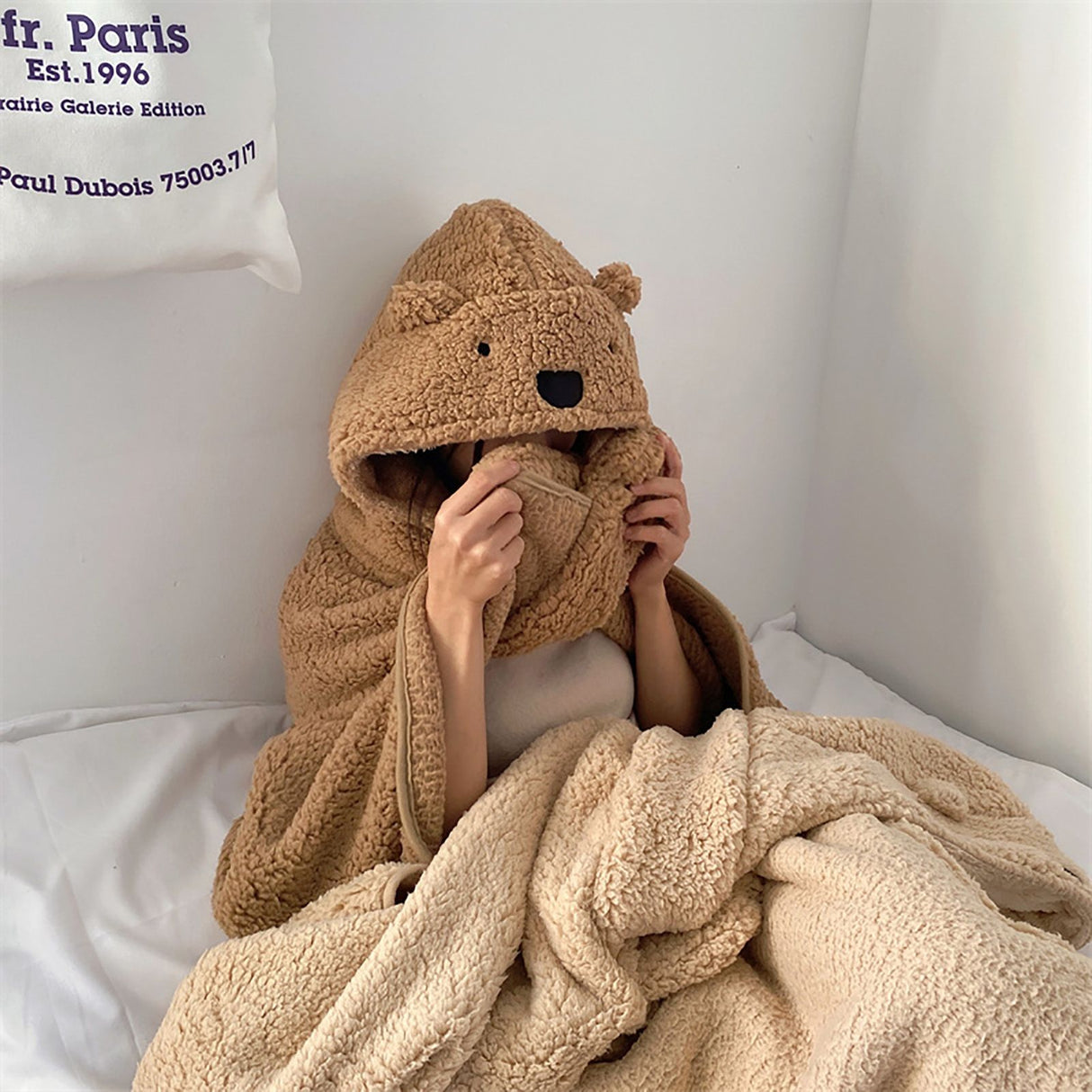 Winter Throw Blanket Cloak With Hood Thick Soft Plush Warm Wearable Blanket for Children and Adults Brown 120x123cm