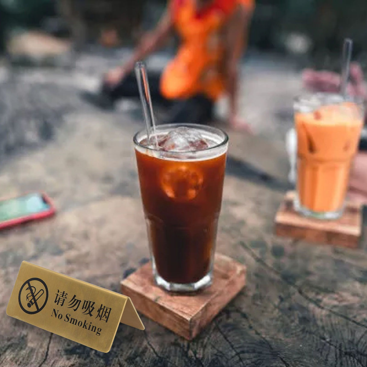 Metal Table Top Sign Strong Stainless Steel Double Sided Space Saving Gold Tabletop Sign for Party Wedding Hotel No Smoking in Chinese and English