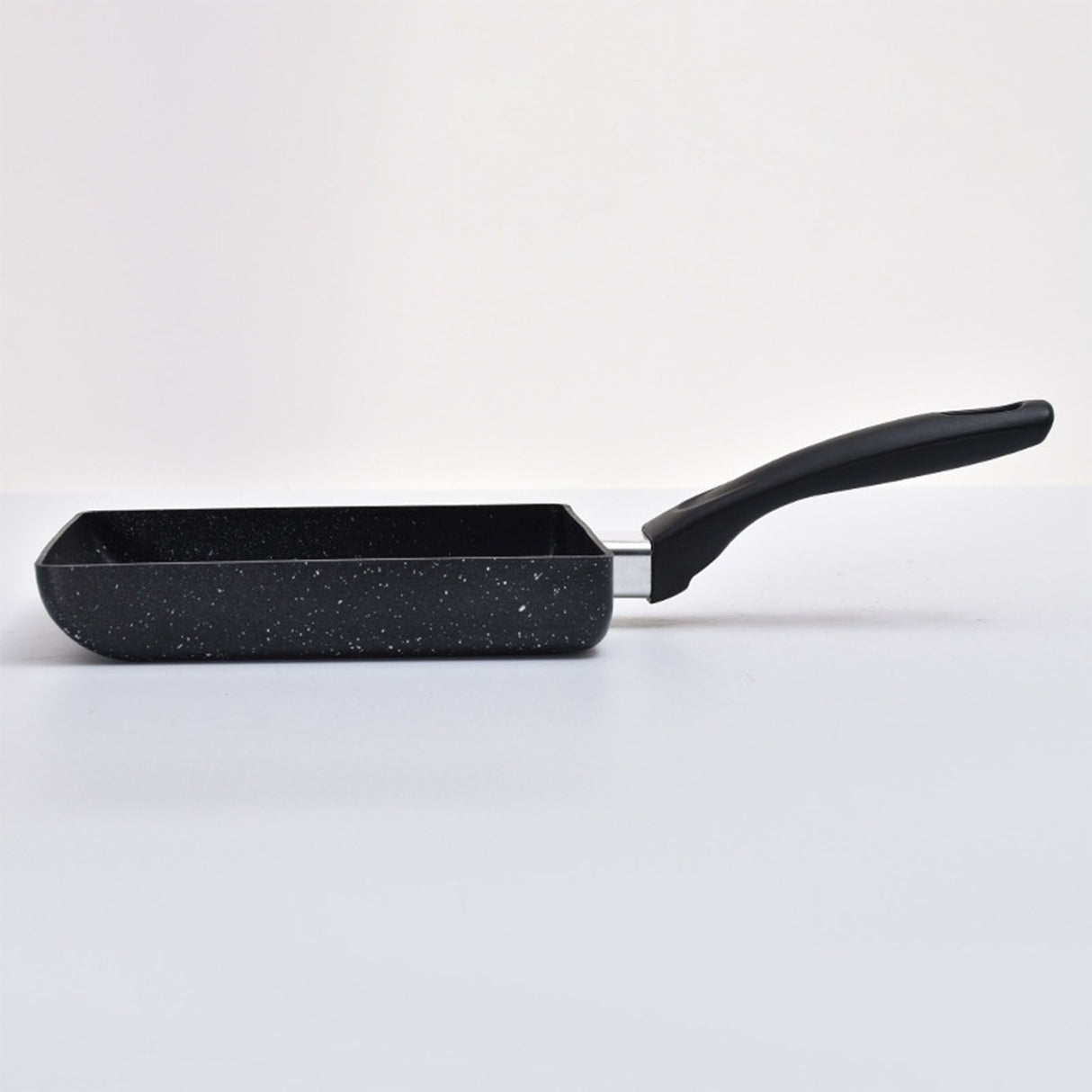 Mini Frying Pan Black Household Portable Japanese Style Egg Frying Pan Rectangular Mini Omelet Pan 13x18cm