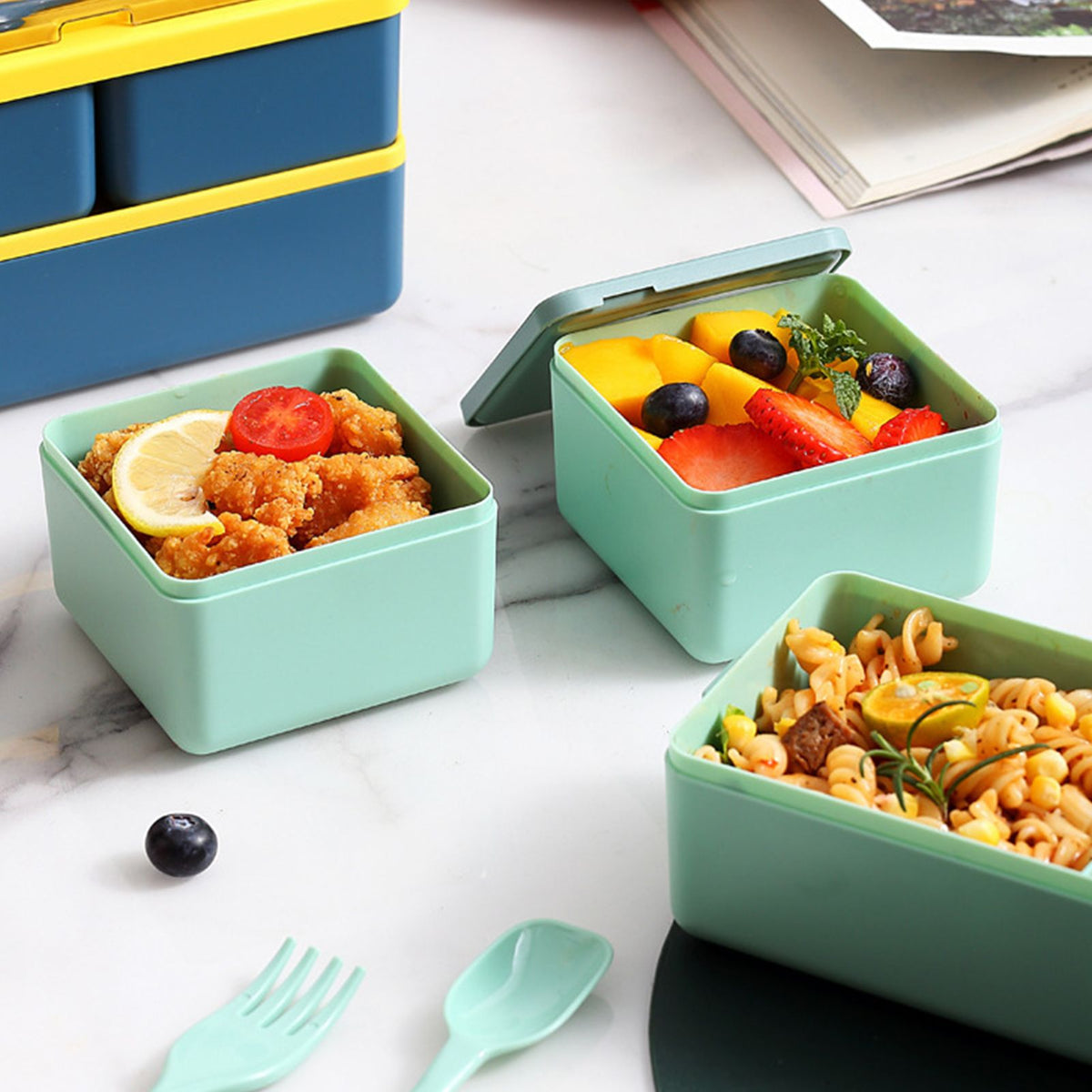 Bento Box Two Layers Green with Divider Food Grade Plastics Microwave Safe Lunch Container for Picnic