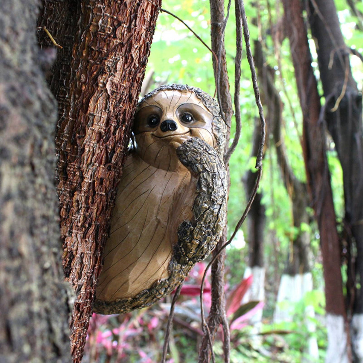 Garden Peeker Sloth Sculptures Lovely Innovative Simulation Resin Waterproof Lasting Tree Hugger Peeker Statue