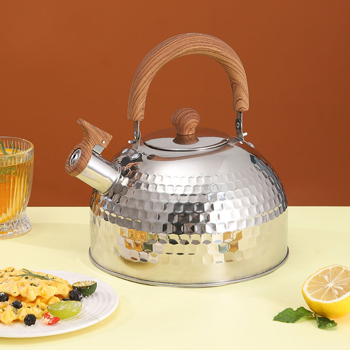 Water Kettle Stainless Steel Whistle Water Kettle Large Capacity Flat Bottomed for Gas Induction Cooker Boil Water 2L Hammer