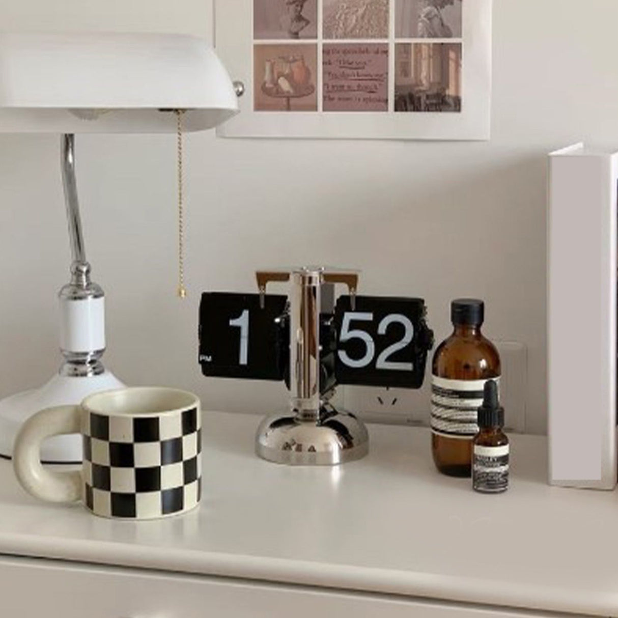 Digital Flip Down Clock Retro Minimalist Single Foot Mechanical Auto Flip Clock Desk Clock for Home Livingroom Black