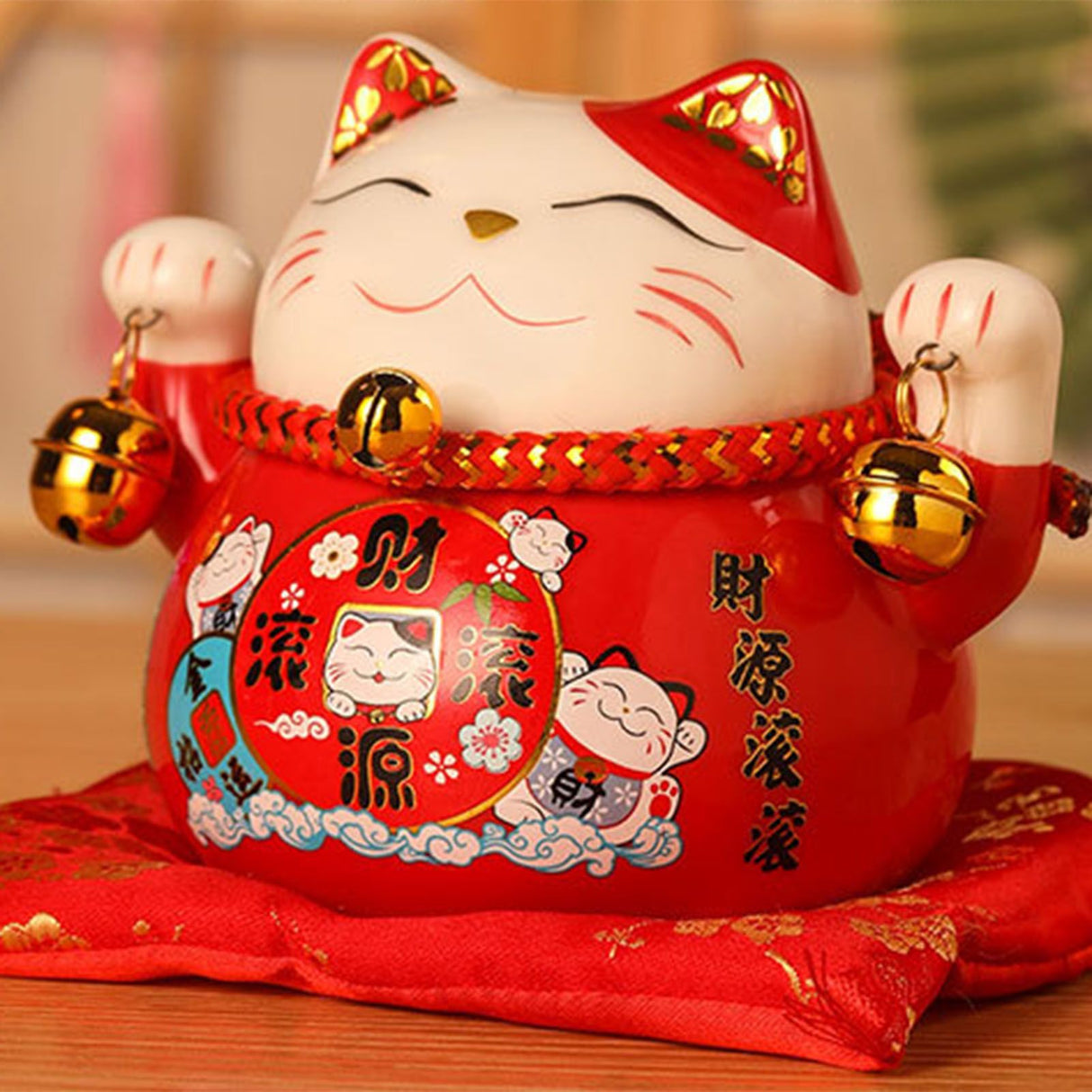 Lucky Cat Coin Bank 4.5in Exquisite Cute Bring Luck Good Wish Ceramic Fortune Cat Saving Pot Desk Decoration Red