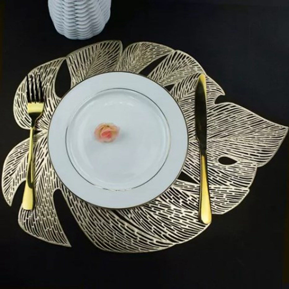 6Pcs Insulation Placemat Hollow Out Simulation Leaf Shape Heat Resistant PVC Table Mat for Kitchen Table Gold
