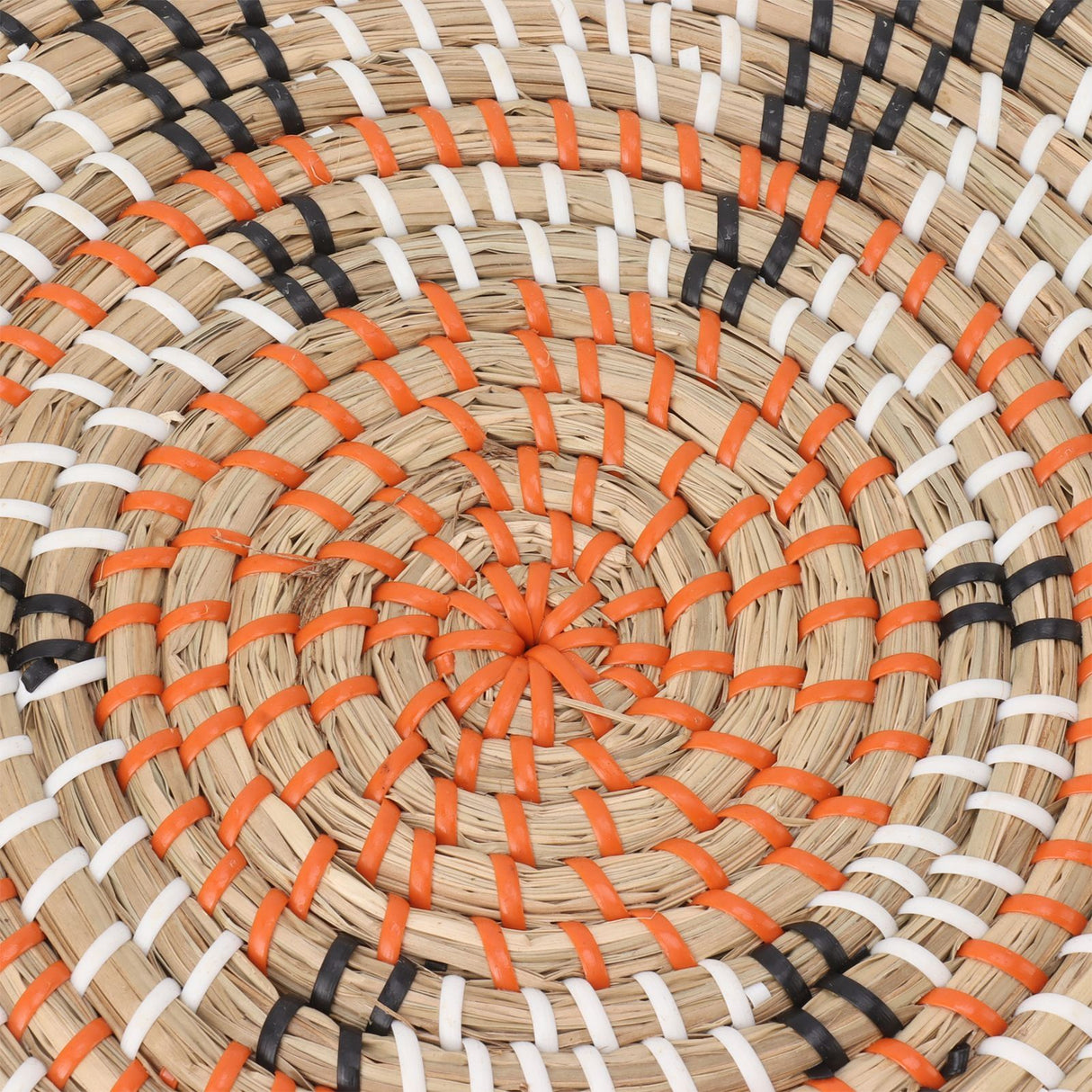 Grass Woven Placemats Nordic Style Innovative Round Placemats for Dining Table Home Decor Wall Decor 34cm/13.4in