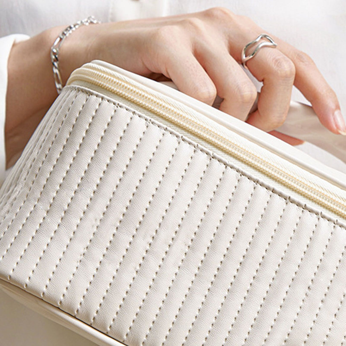 PU Open Lid Cake Shape Make Up Bag Cosmetic Storage Bag Soft Color Portable Makeup Bag Coffe