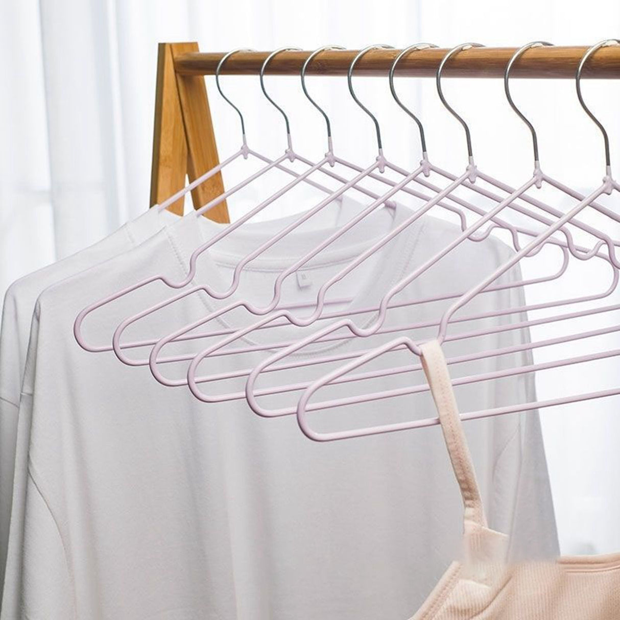 Clothes Hangers Prevent Slip Space Saving Heavy Duty Dry Wet Thick Clothes Hangers for Home Dormitory Purple