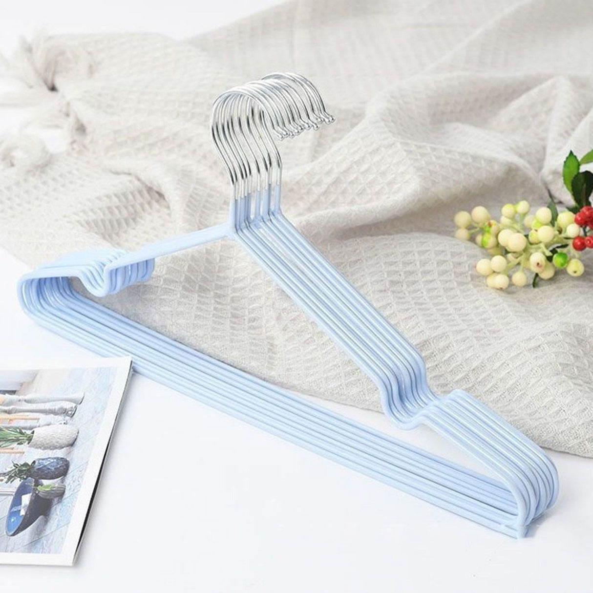 Clothes Hangers Prevent Slip Space Saving Heavy Duty Dry Wet Thick Clothes Hangers for Home Dormitory Blue