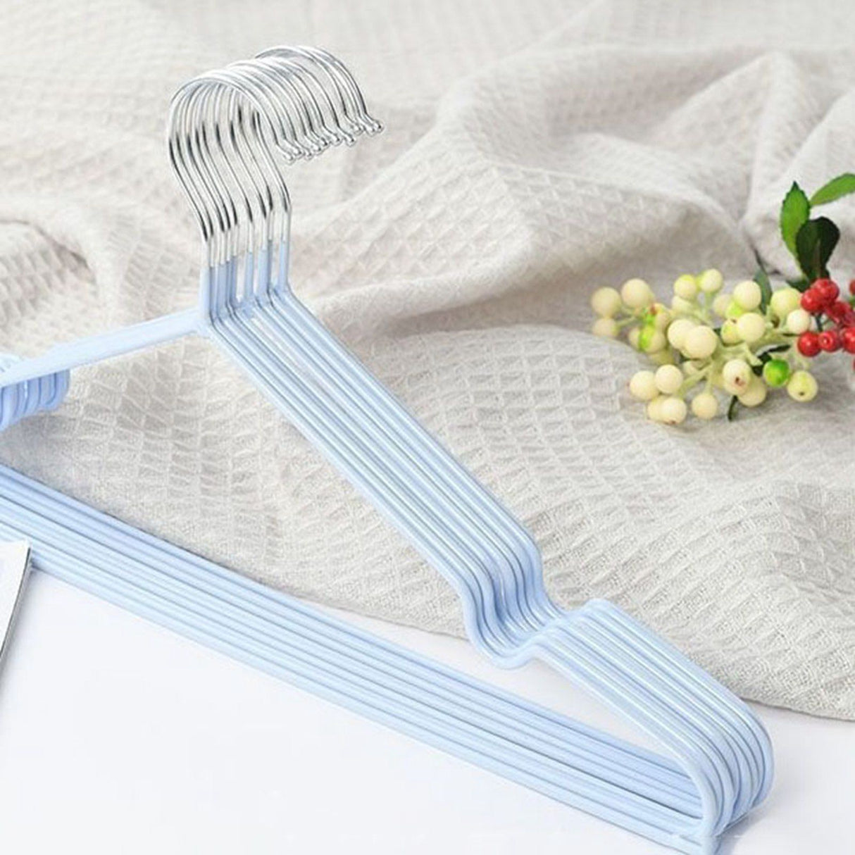 Clothes Hangers Prevent Slip Space Saving Heavy Duty Dry Wet Thick Clothes Hangers for Home Dormitory Blue