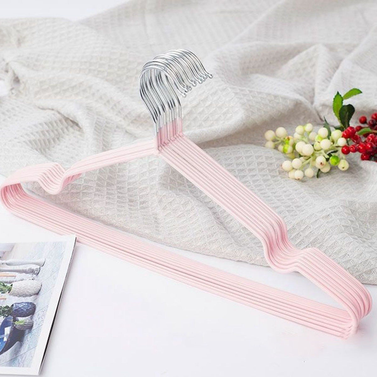 Clothes Hangers Prevent Slip Space Saving Heavy Duty Dry Wet Thick Clothes Hangers for Home Dormitory Pink