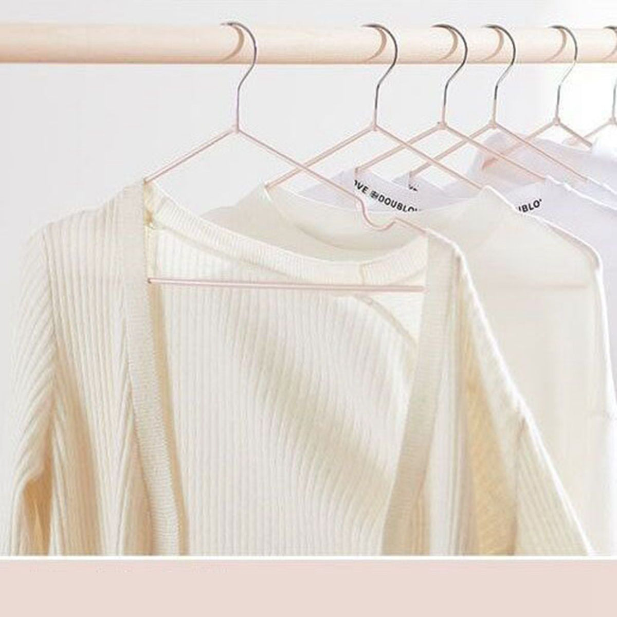 Clothes Hangers Prevent Slip Space Saving Heavy Duty Dry Wet Thick Clothes Hangers for Home Dormitory Pink