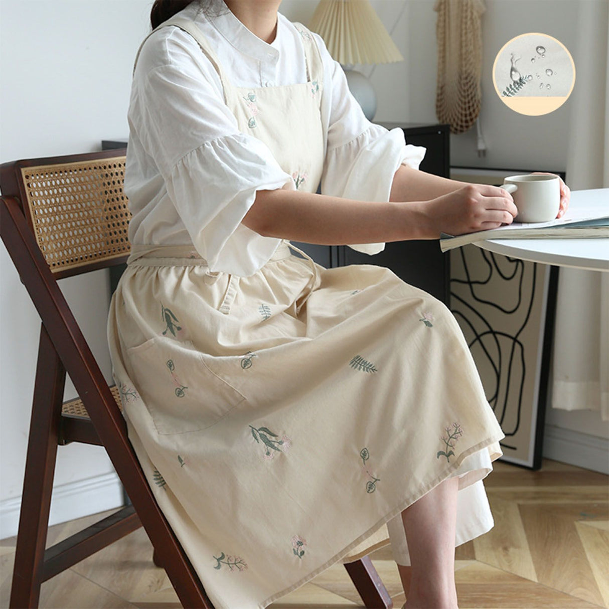 Cooking Apron Flower Embroidery Waterproof Wear Resistant Baking Apron for Coffee Shop Home Cream