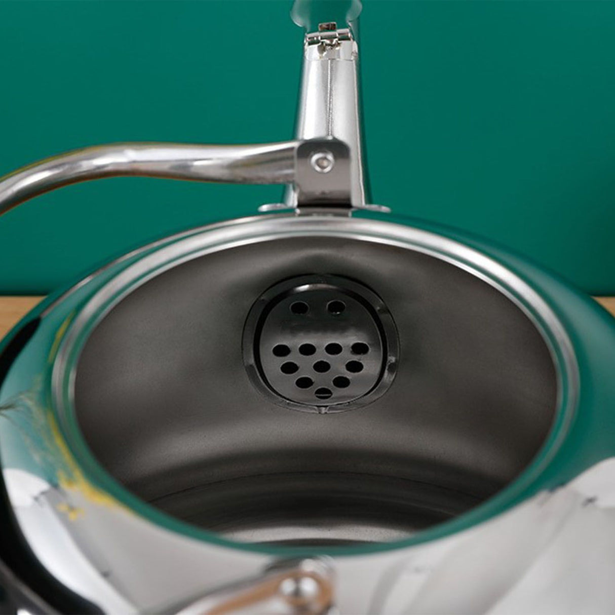Whistling Kettle Stainless Steel Boiling Audible Alarm Large Opening Stovetop Teapot with Tea Filter 2L