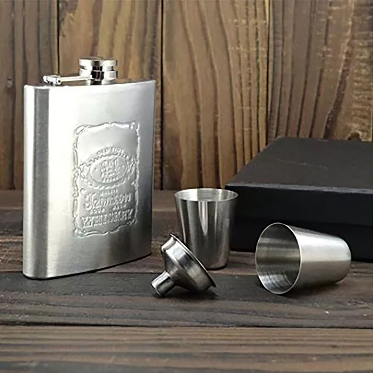 Hip Flask Portable Leak Proof Stainless Steel Whisky Hip Flask with Funnel for Hiking Climbing Fishing Camping 7oz