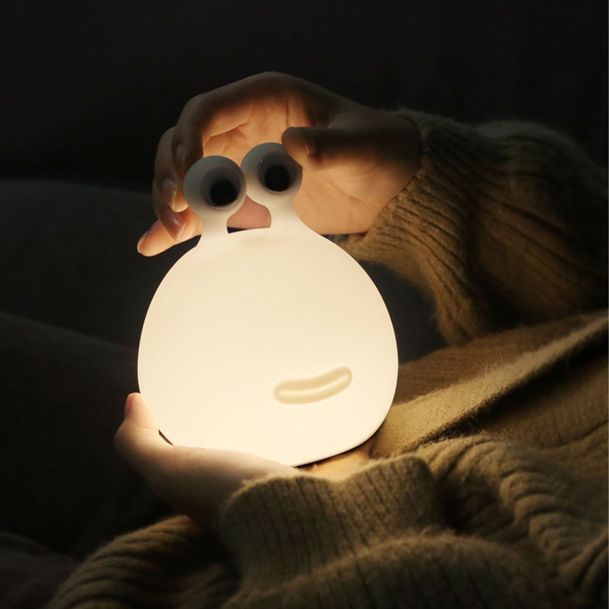Slug Night Light Cute Cartoon Animal Bedside Lamp Silicone Night Light for Breastfeeding Baby Kids Teens