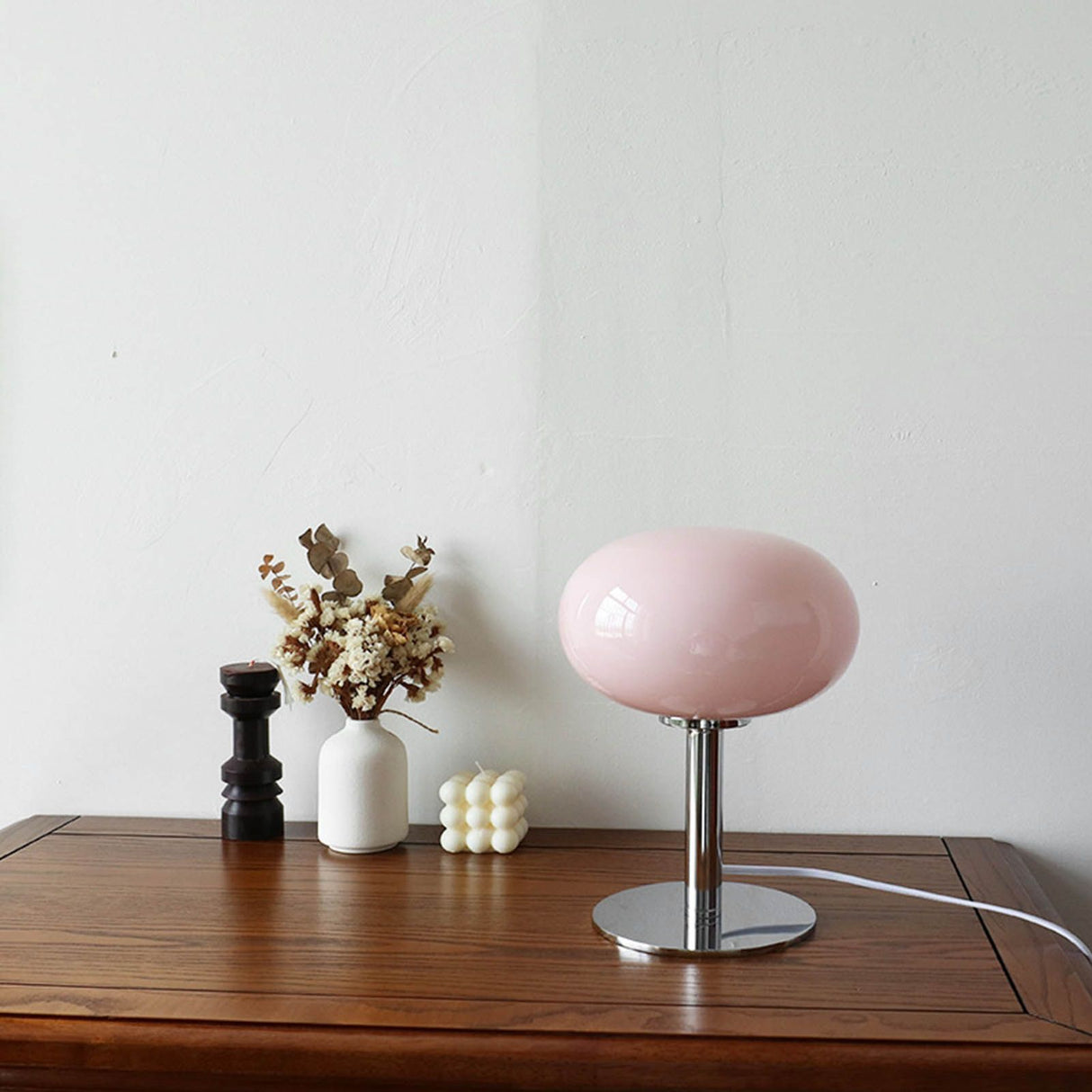 Bedside Table Lamp Iron Base Cute Shape Simple Modern Elegant Nightstand Lamp for Home Button Switch Pink