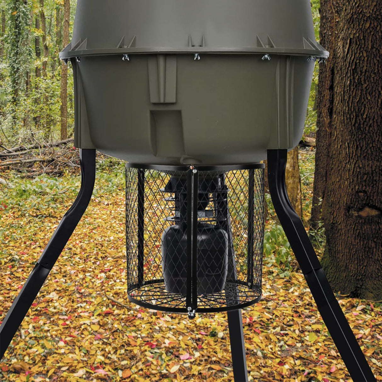 Varmint Feeder Cage Weatherproof Quick Lock Deer Feeder Protective Guards Cage for Outdoor Forest