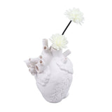 Creative Anatomical Heart Vases Resin Sculpture Heart Shaped Art Flower Vases Desktop Home Decoration for Living Room White - Close-Up Angle