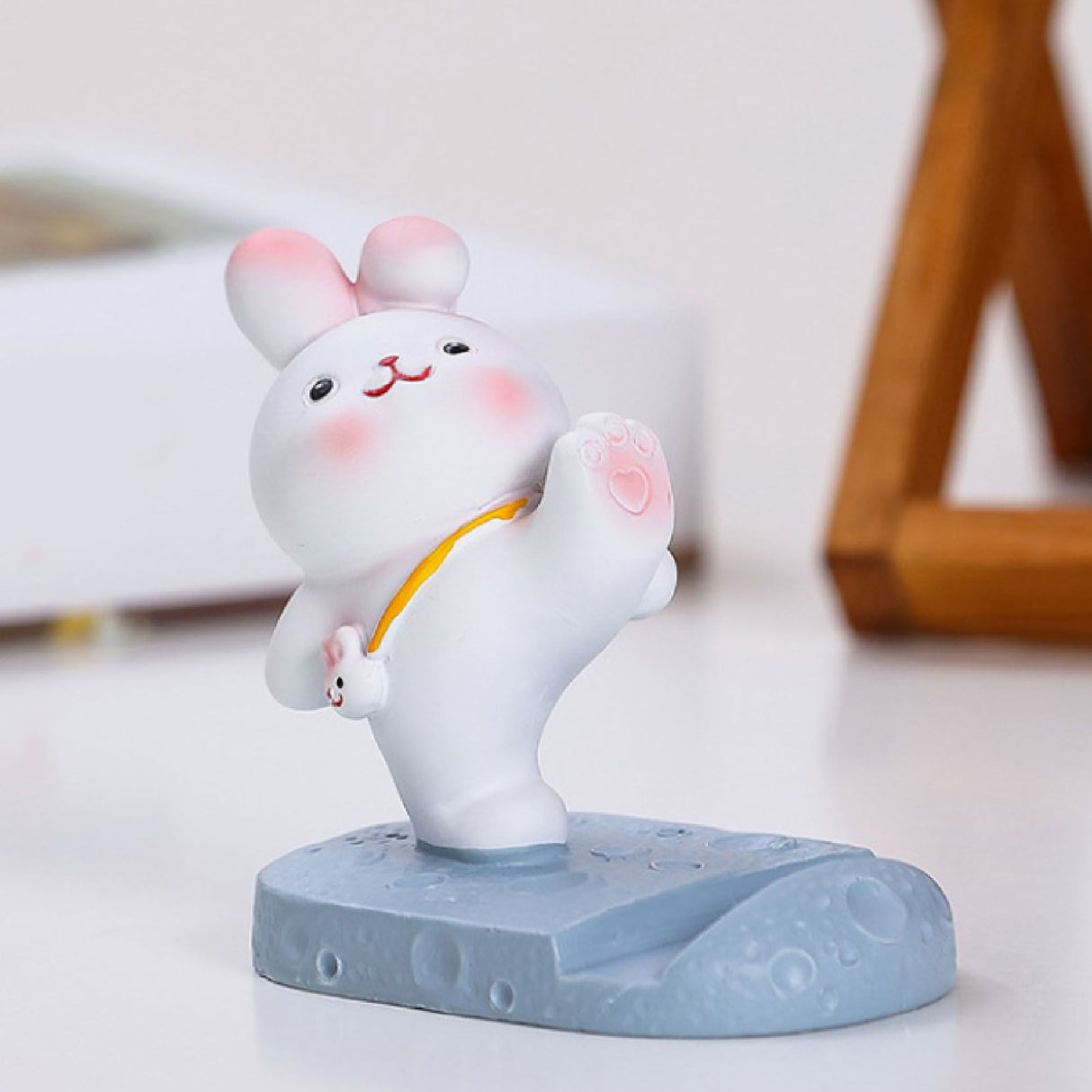 Cute Rabbit Cell Phone Stand Cartoon Resin Bunny Phone Holder Desk for Student Room Decoration Kicking