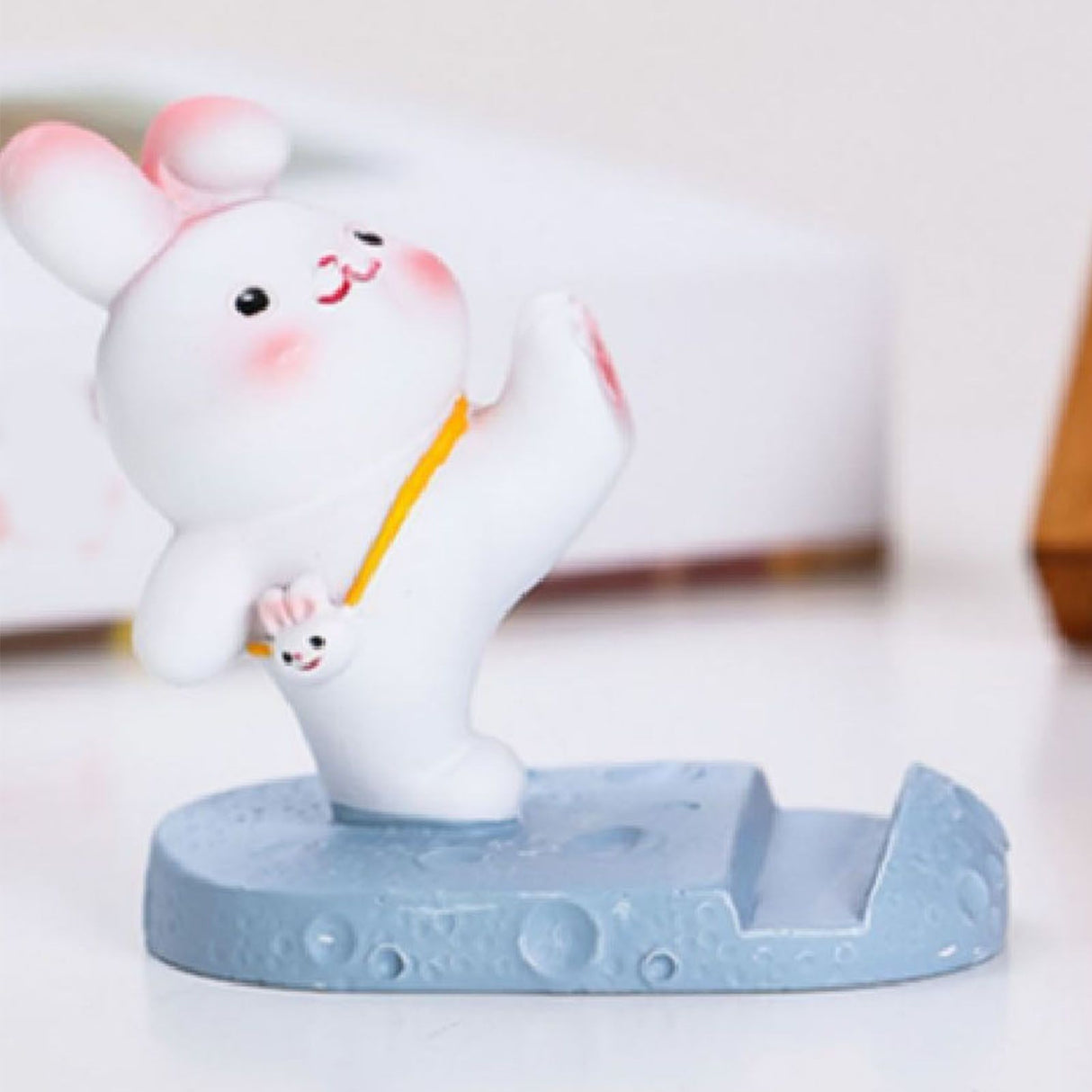 Cute Rabbit Cell Phone Stand Cartoon Resin Bunny Phone Holder Desk for Student Room Decoration Kicking