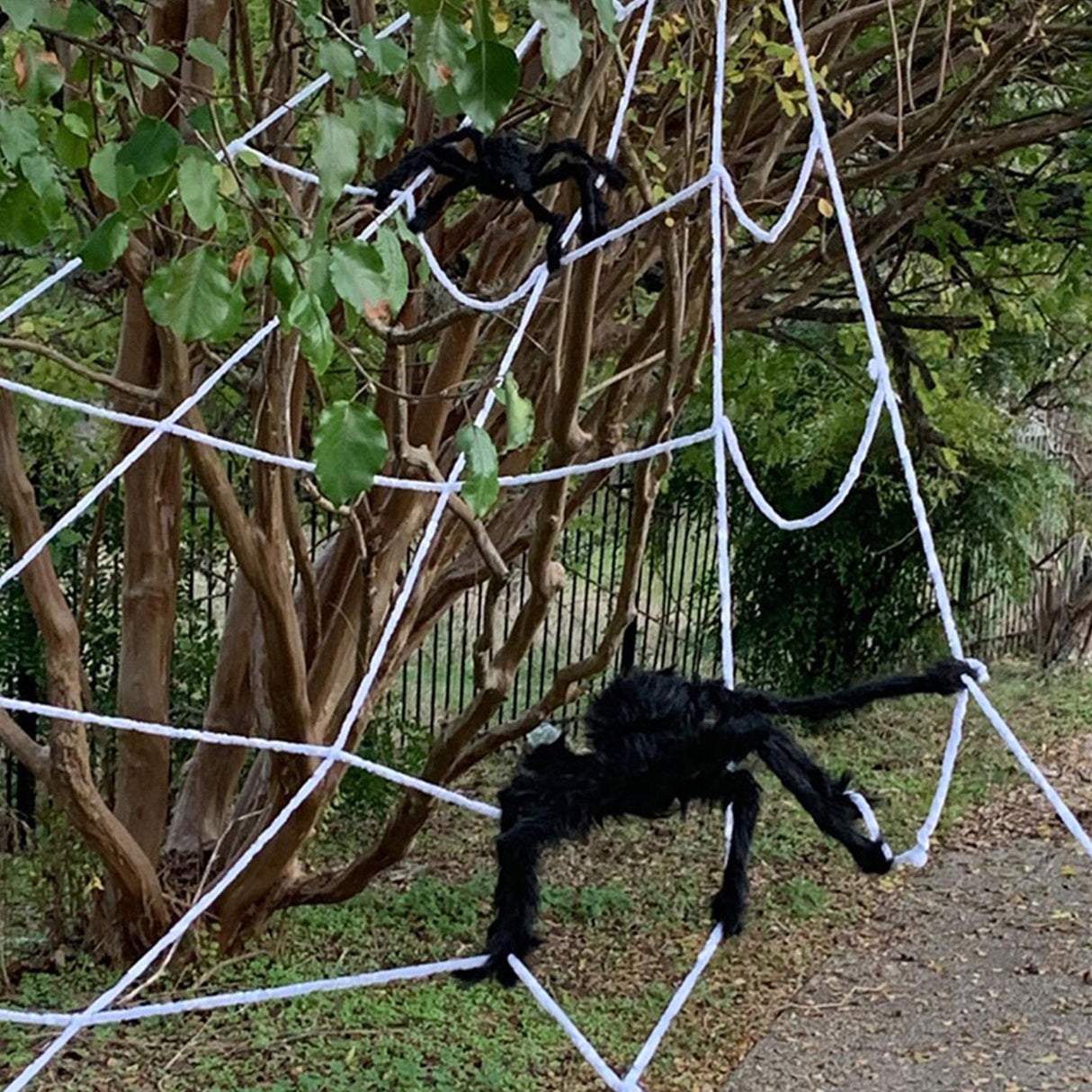 Giant Fake Spider Lifelike Halloween Posable Black Soft Hairy Fake Spiders Scary Decorations for Yard Home 90cm