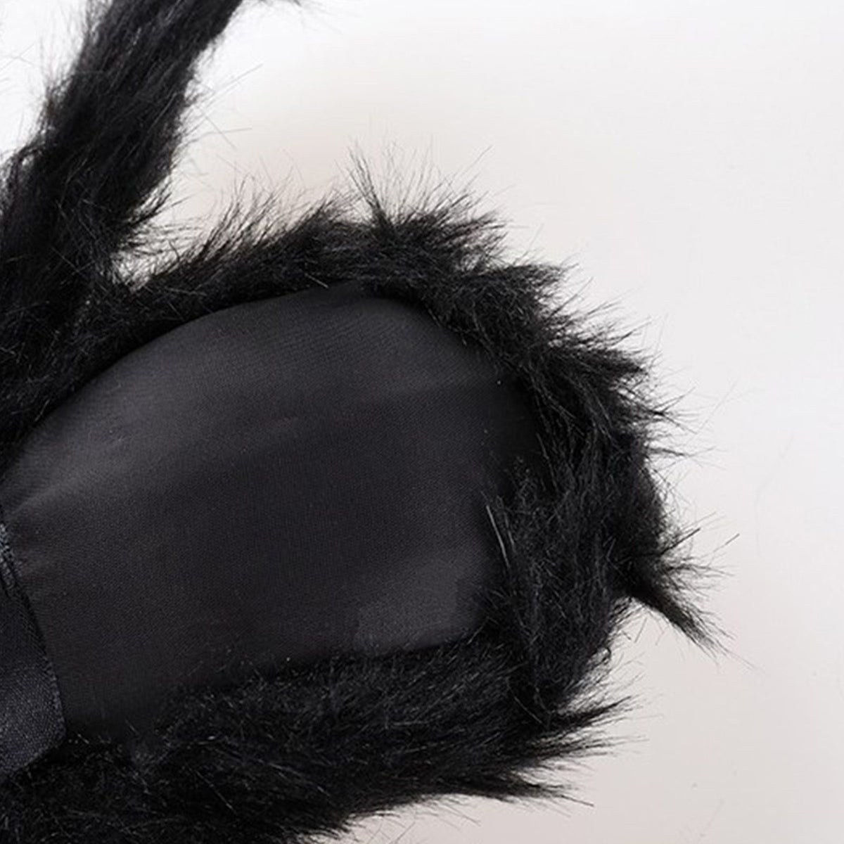 Giant Fake Spider Lifelike Halloween Posable Black Soft Hairy Fake Spiders Scary Decorations for Yard Home 200cm