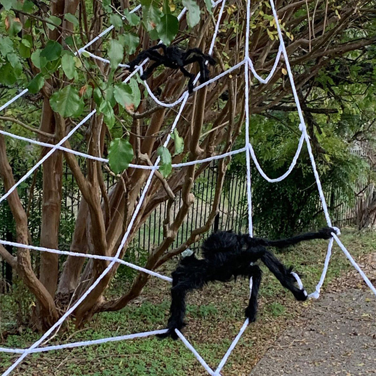 Giant Fake Spider Lifelike Halloween Posable Black Soft Hairy Fake Spiders Scary Decorations for Yard Home 200cm