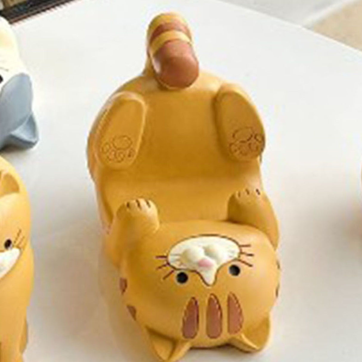 Cat Ornament Multifunctional Phone Tablet Glasses Pen Holder Desk Decoration for Home Ocelot