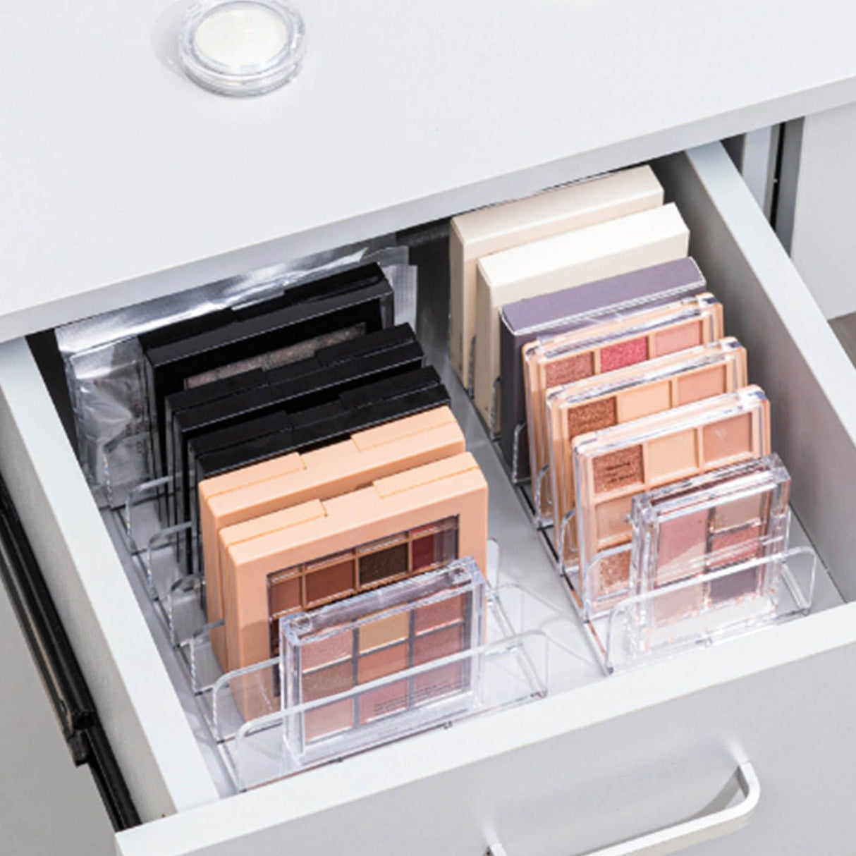 Eyeshadow Palettes Organizer 7 Sections Transparent Makeup Holder for Bathroom Countertops Vanities