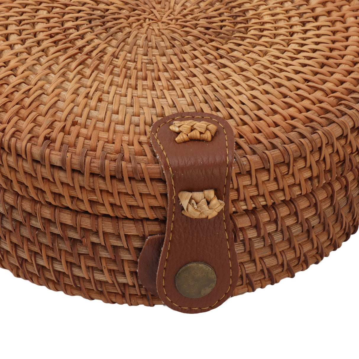 Handwoven Round Rattan Bag Tropical Beach Style Woven Shoulder Rattan Bag with Leather Strap 20cm Diameter Plain Colour Leather Buckle with Lining