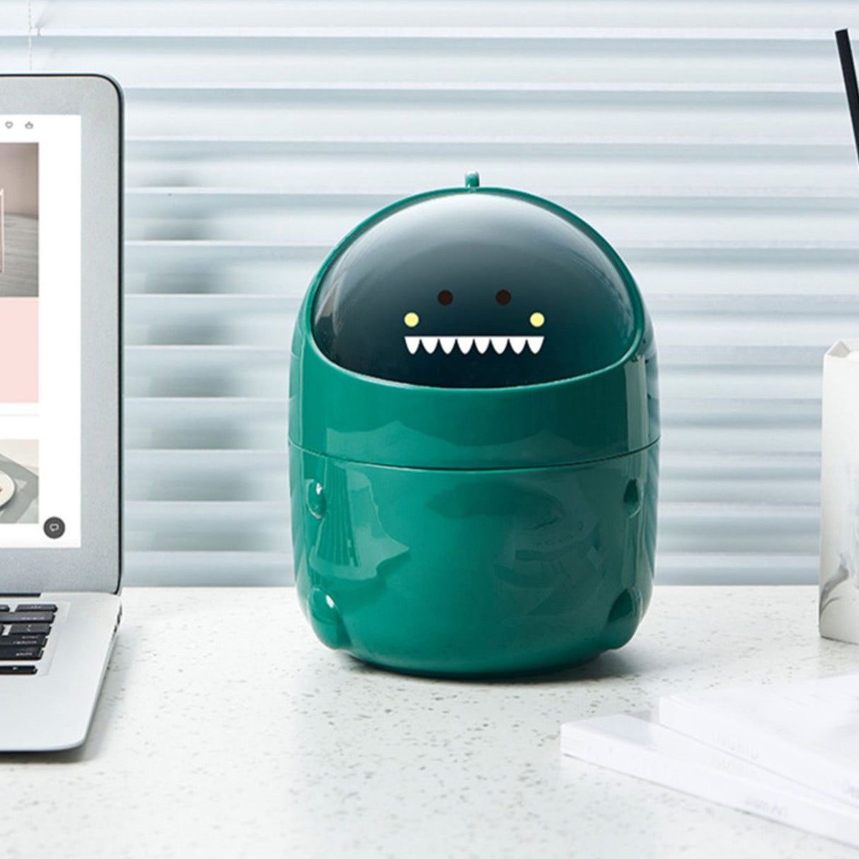 Desktop Trash Can Plastic with Lid Mini Small Cute Shaped for Dining Table Desk Home Office Easy Storage S Green