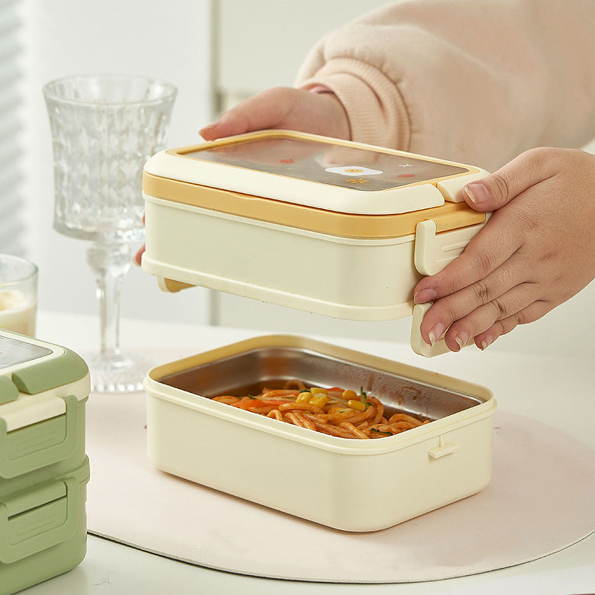 Stainless Steel Insulated Lunch Box Multiple Compartments Fashionable Safe Stainless Steel Bento Box for Students Kids Cream