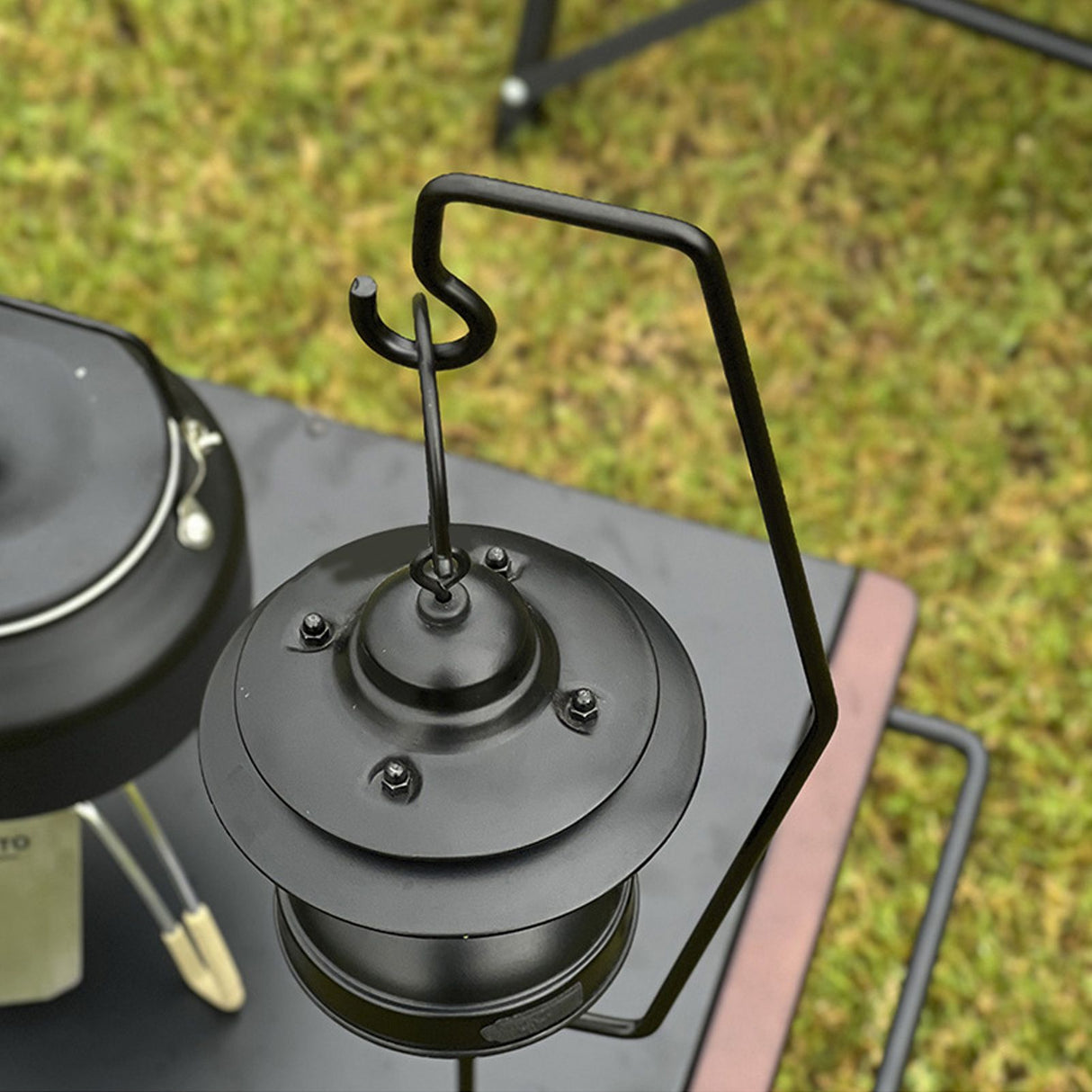 21.1in Camping Lantern Stand with Magnetic Base Wrought Iron Retro Desktop Lantern Stand Pole for Fishing Backpacking