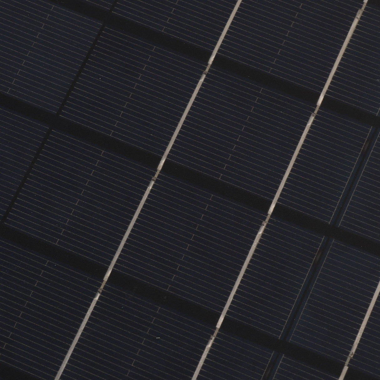 100W Portable Solar Panel Professional Efficient Portable Solar Panel for Outdoor Camping Hiking DC 12V 24V 5A