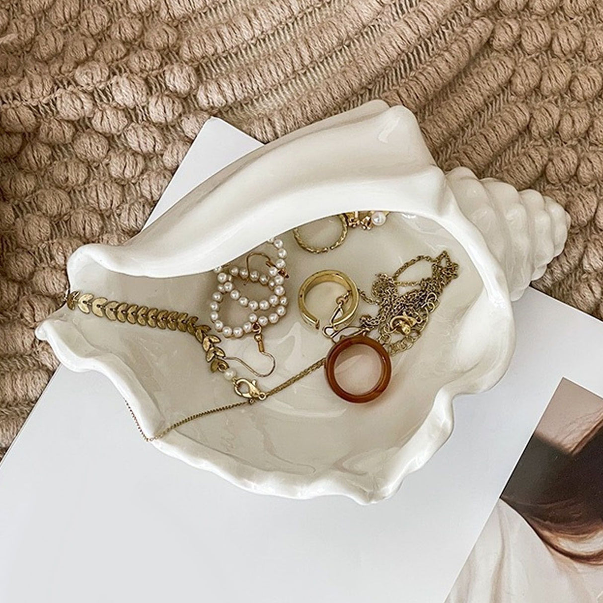 White Ceramic Conch Shell Conch Shape Ceramic Jewelry Tray Ocean Style Earrings Necklace Storage Dish Decorative Key Bowl