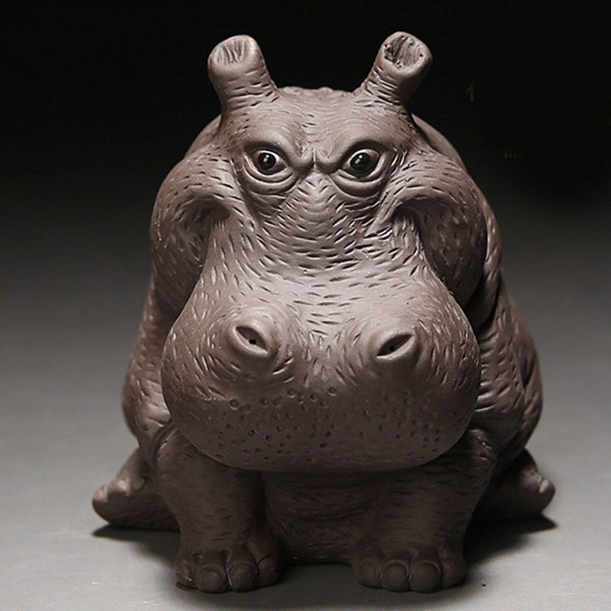 Hippo Figurine Purple Clay Ceramic Tea Pet Sculpture Hippo Statue Desktop Ornament for Tea Set Accessories Home Tea Tray Decor