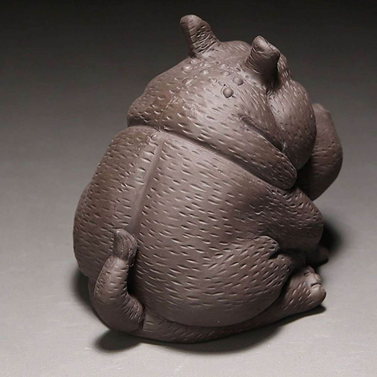 Hippo Figurine Purple Clay Ceramic Tea Pet Sculpture Hippo Statue Desktop Ornament for Tea Set Accessories Home Tea Tray Decor